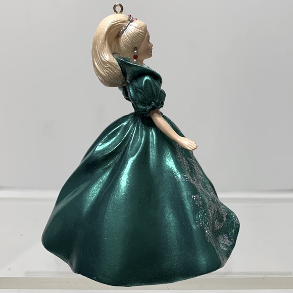 BARBIE Holiday Barbie ornament 1995 - Picture 5 of 8